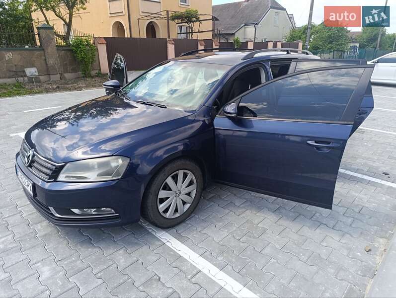 Універсал Volkswagen Passat 2012 в Львові