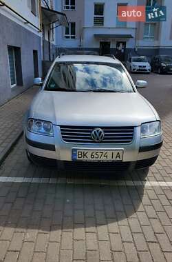 Универсал Volkswagen Passat 2001 в 