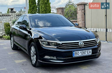 Седан Volkswagen Passat 2015 в Тернополе