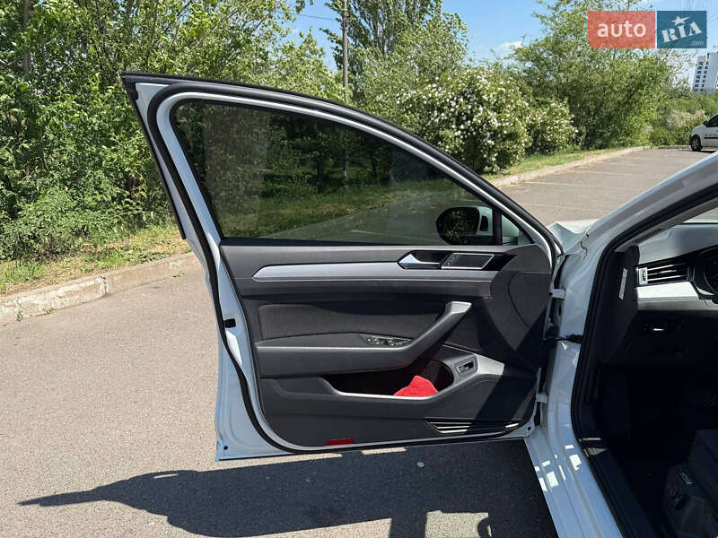 Универсал Volkswagen Passat 2020 в Кривом Роге