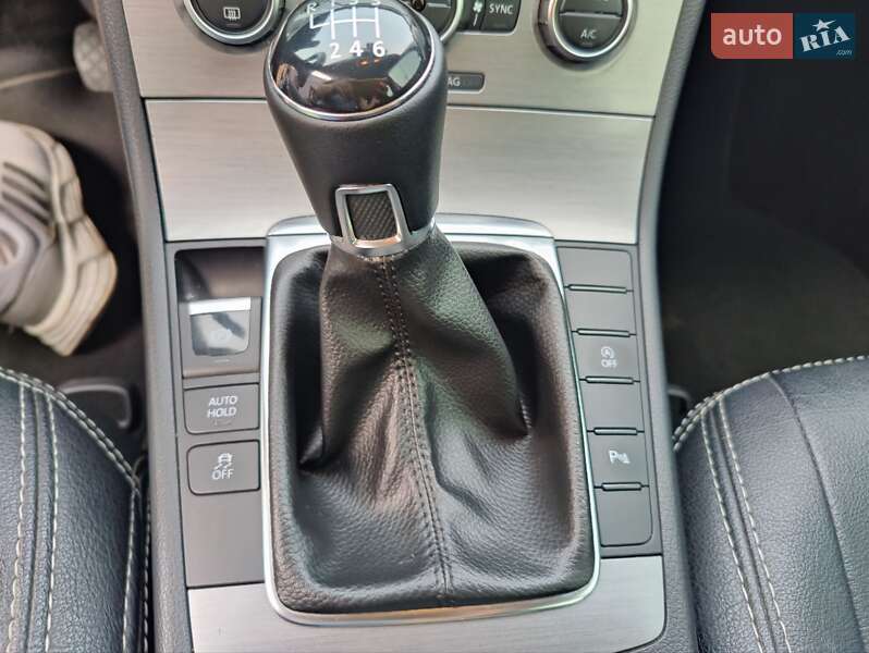 Универсал Volkswagen Passat 2014 в Киеве