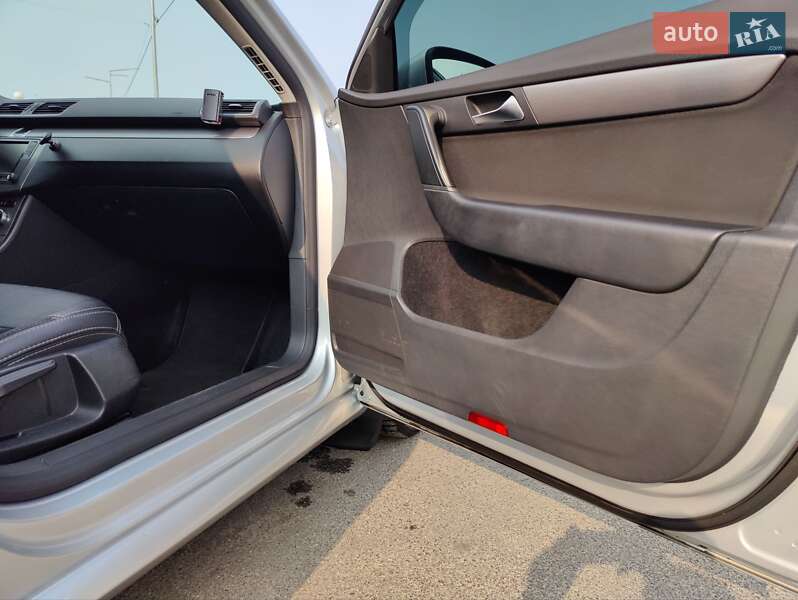 Универсал Volkswagen Passat 2014 в Киеве