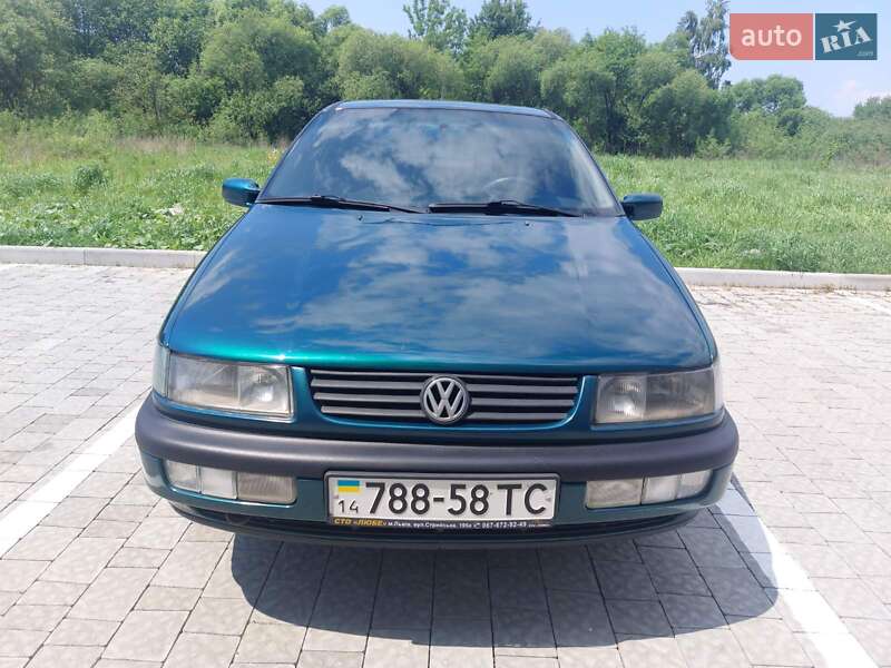 Седан Volkswagen Passat 1996 в Львові