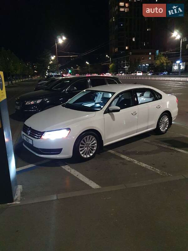 Седан Volkswagen Passat 2013 в Дніпрі