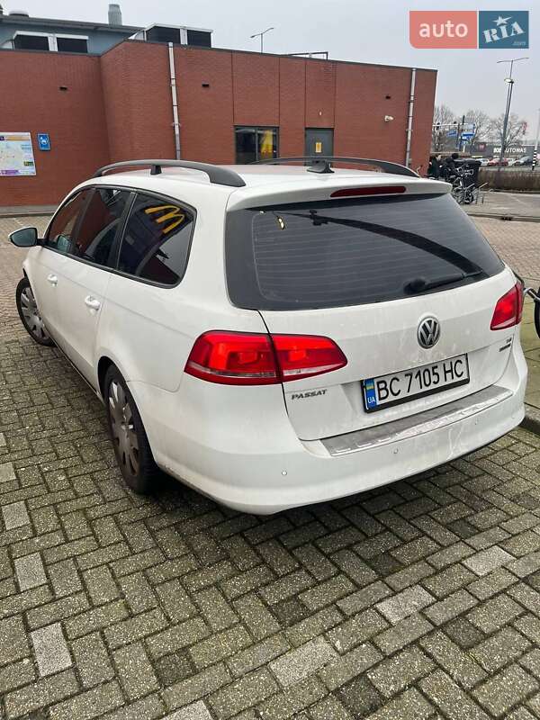 Универсал Volkswagen Passat 2012 в Стрые