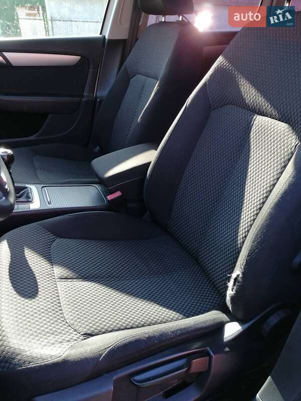 Универсал Volkswagen Passat 2012 в Стрые