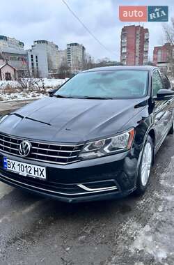 Седан Volkswagen Passat 2016 в Ровно