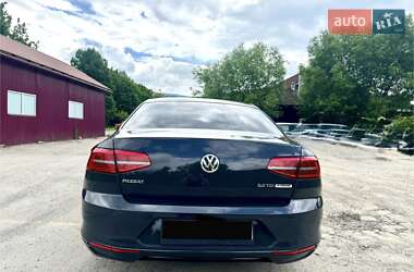 Седан Volkswagen Passat 2015 в 