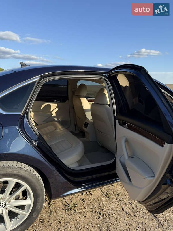 Седан Volkswagen Passat 2013 в Каменец-Подольском