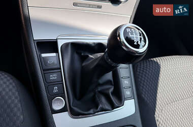 Універсал Volkswagen Passat 2011 в 
