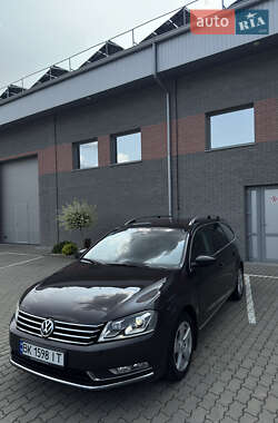 Універсал Volkswagen Passat 2011 в Костопілі