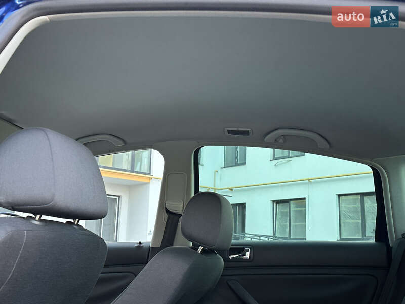 Седан Volkswagen Passat 2004 в Вінниці