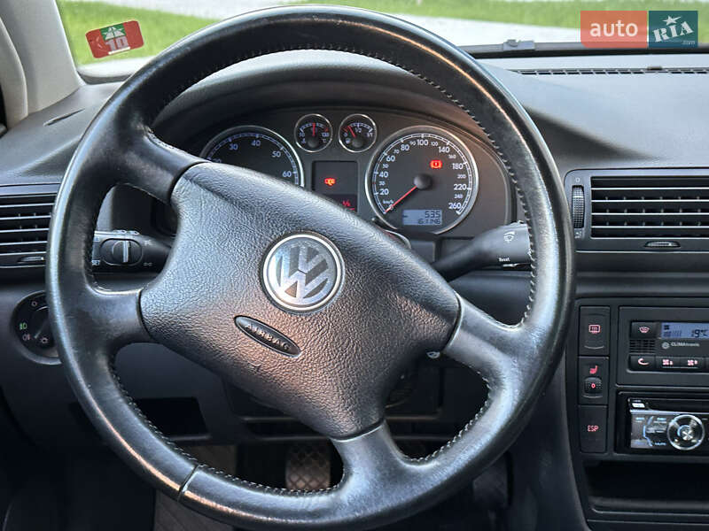 Седан Volkswagen Passat 2004 в Вінниці