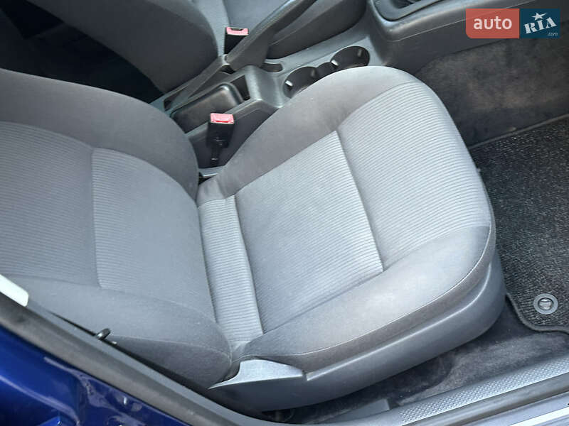Седан Volkswagen Passat 2004 в Вінниці