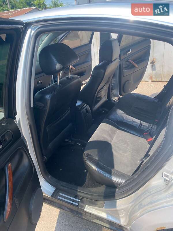 Седан Volkswagen Passat 2001 в Черкасах