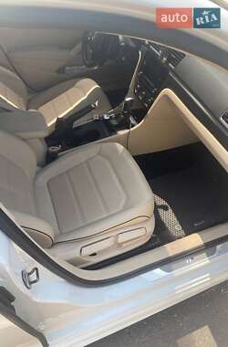 Седан Volkswagen Passat 2016 в 