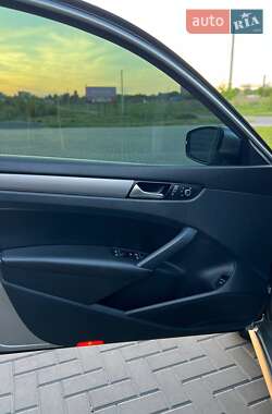 Седан Volkswagen Passat 2013 в 