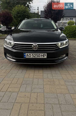 Універсал Volkswagen Passat 2015 в Тячеві