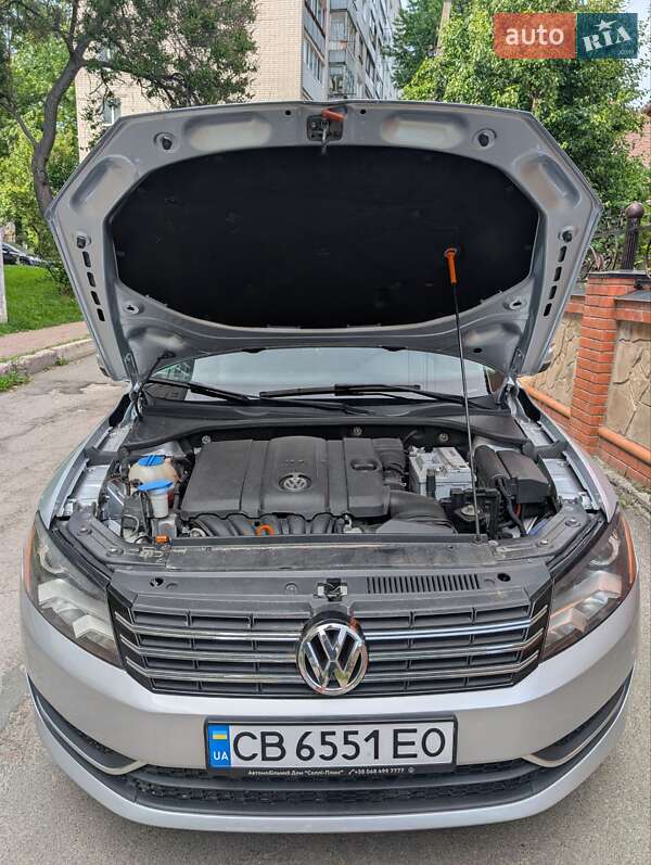 Седан Volkswagen Passat 2012 в Чернигове