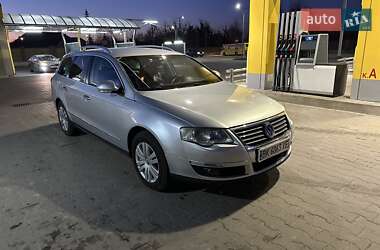 Универсал Volkswagen Passat 2005 в Дубно