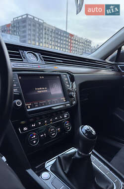 Седан Volkswagen Passat 2016 в 