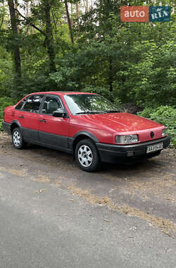 Седан Volkswagen Passat 1989 в Києві