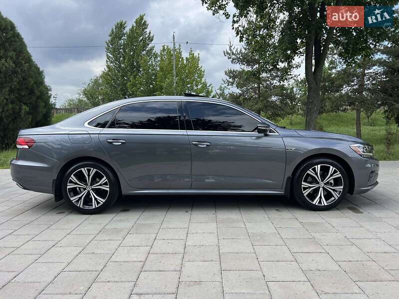 Седан Volkswagen Passat 2021 в Киеве