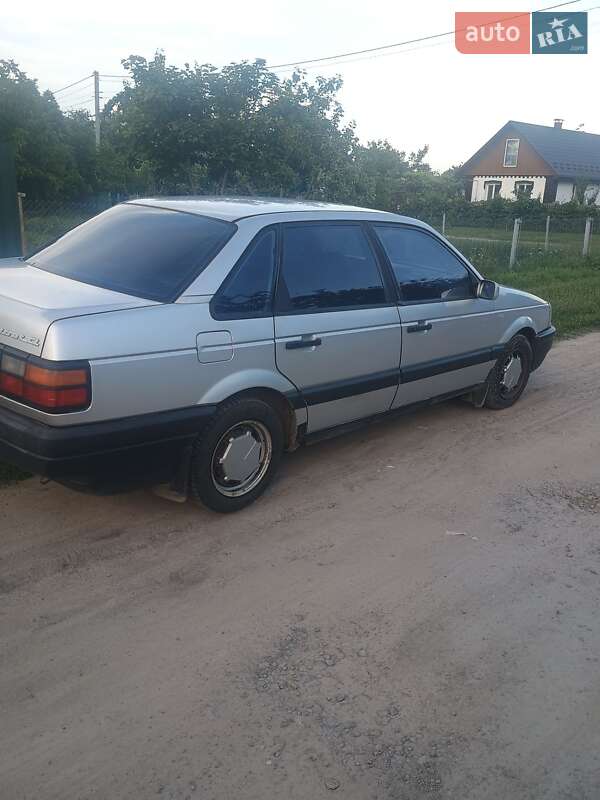 Седан Volkswagen Passat 1988 в 