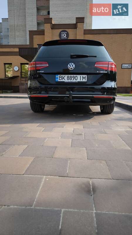Универсал Volkswagen Passat 2015 в Вараше