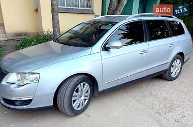 Універсал Volkswagen Passat 2008 в Сумах