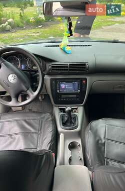 Універсал Volkswagen Passat 2003 в 