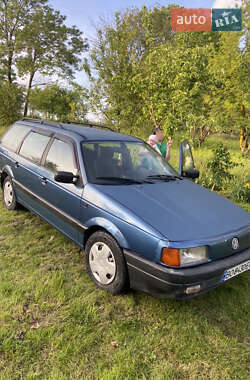 Універсал Volkswagen Passat 1988 в Збаражі
