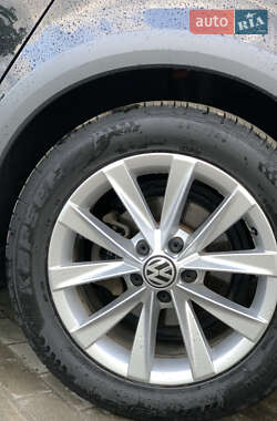 Универсал Volkswagen Passat 2012 в 