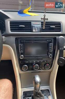 Седан Volkswagen Passat 2014 в 
