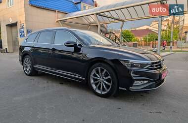 Универсал Volkswagen Passat 2020 в Луцке