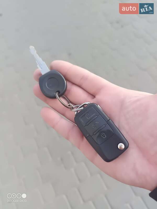 Седан Volkswagen Passat 1988 в Харькове