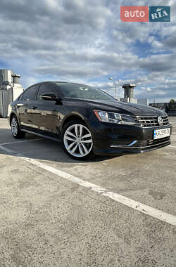 Седан Volkswagen Passat 2018 в Києві
