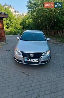 Седан Volkswagen Passat 2005 в Луцке