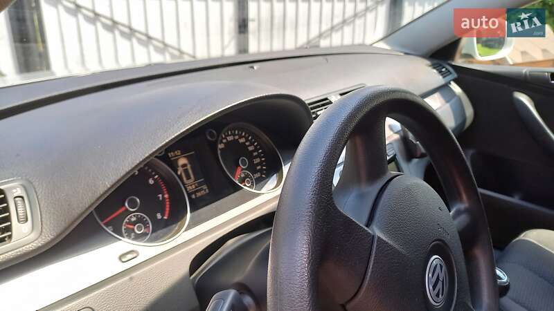 Универсал Volkswagen Passat 2010 в Миргороде