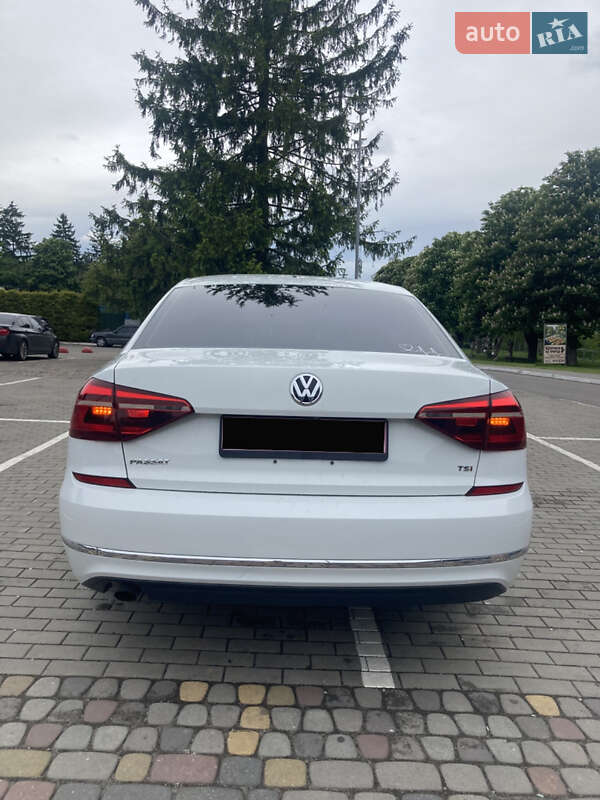 Седан Volkswagen Passat 2018 в Луцке