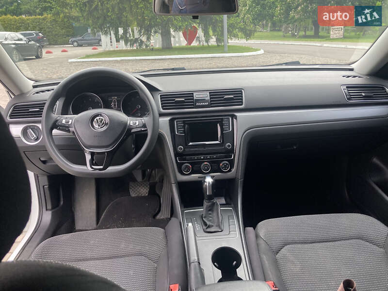 Седан Volkswagen Passat 2018 в Луцке