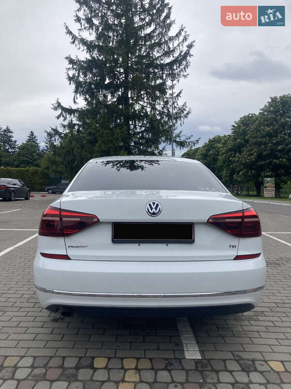 Седан Volkswagen Passat 2018 в Луцке