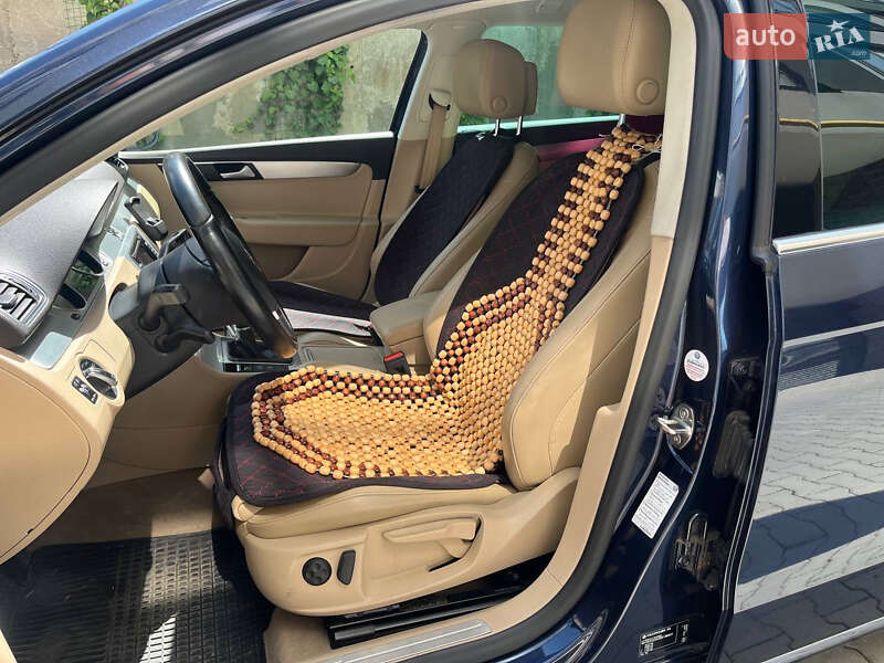 Универсал Volkswagen Passat 2014 в Хмельницком