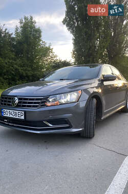 Седан Volkswagen Passat 2017 в 