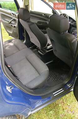 Універсал Volkswagen Passat 2004 в 