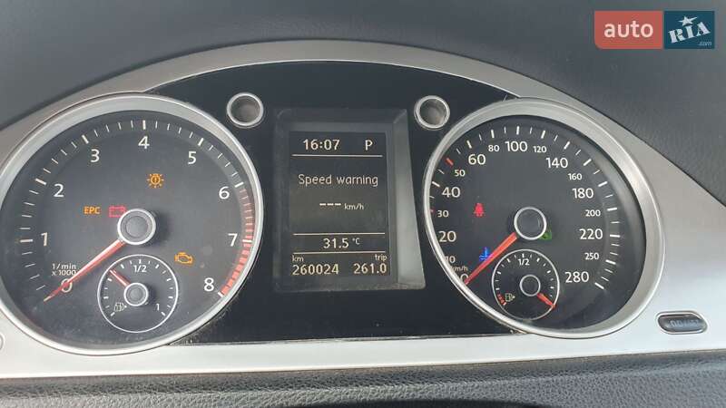 Універсал Volkswagen Passat 2009 в Києві