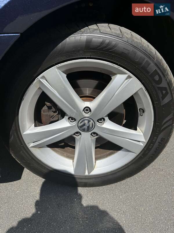 Седан Volkswagen Passat 2012 в Киеве