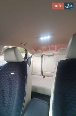 Седан Volkswagen Passat 2013 в 