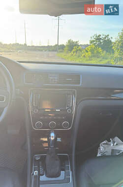 Седан Volkswagen Passat 2014 в 