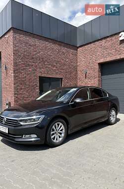 Седан Volkswagen Passat 2015 в 